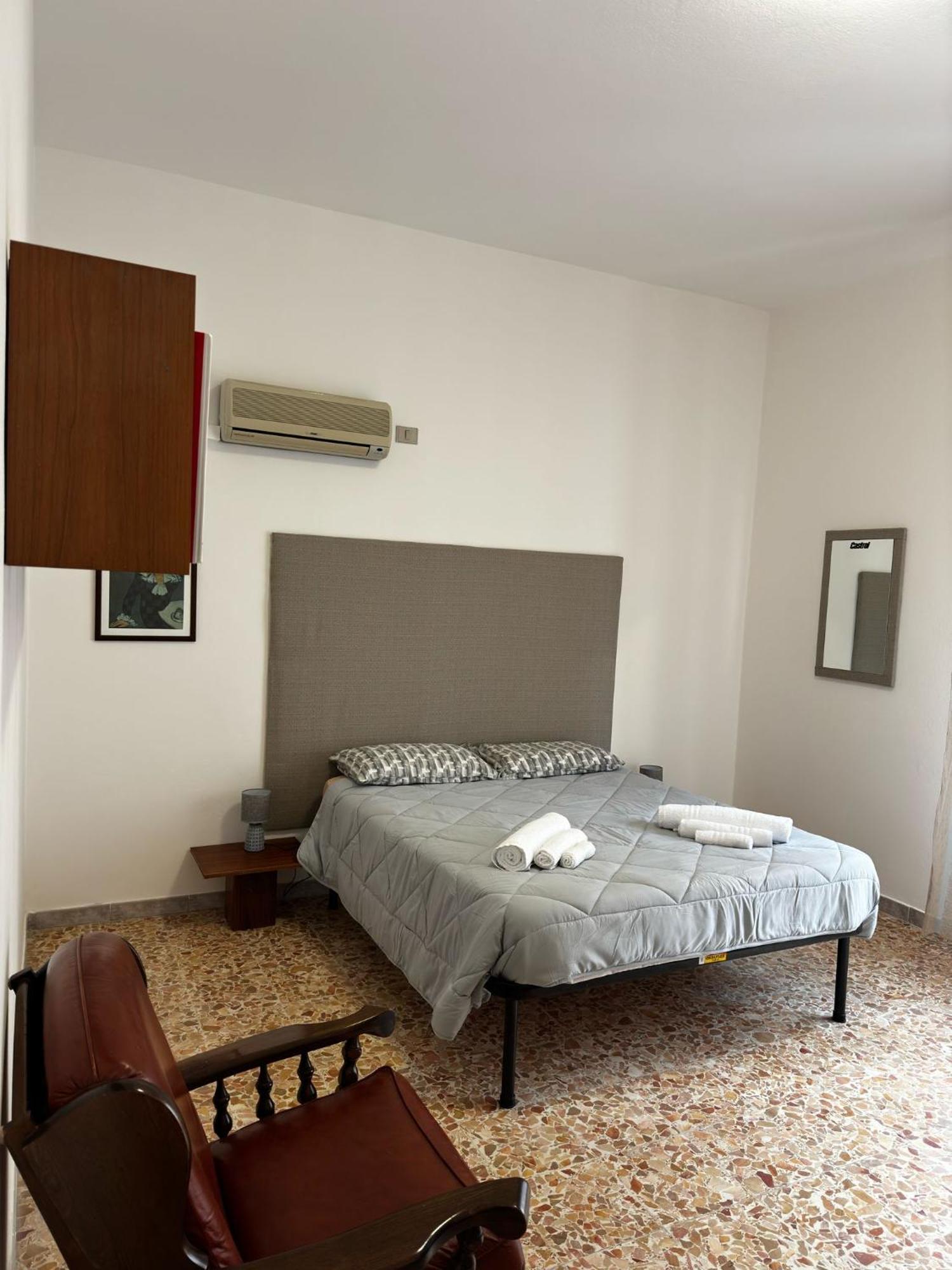 Pm 41 Via Ennio Porrino Guest House 阿尔盖罗 外观 照片